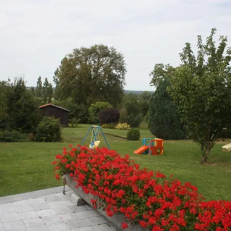 Luxurious Holiday Home With Garden In Gimn E * Doische
